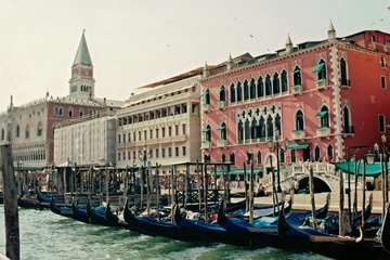 Afbeelding van 2-daagse trip voor 2 personen naar Venetië – overnachting in het a&o Venezia Mestre - inclusief Ontbijt - geldig tot 2027