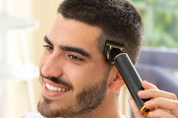 Afbeelding van Professionele Oplaadbare Tondeuse met LCD-display – Perfecte Look, Altijd en Overal