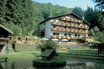 Afbeelding van Ontsnap naar de natuur: 5-daags verblijf met ontbijt in het sfeervolle Wolffhotel in de Eifel, inclusief ontbijt (2 pers.) - geldig tot 2028