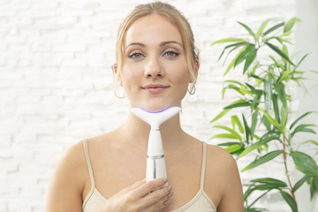 Afbeelding van Zeg vaarwel tegen een dubbele kin – Ontdek de 3-in-1 Kinverkleiner met Licht-, Warmte- en Vibratietherapie van Kinred