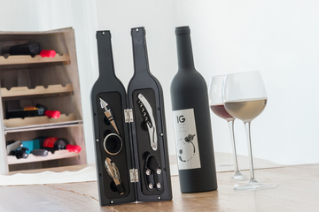 Afbeelding van Elegante Wijnaccessoires Set in Flesvorm – Het Perfecte Cadeau