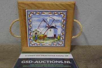 Afbeelding van Portugese wandtegel in houten lijst'''