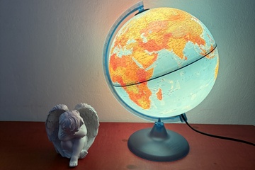 Afbeelding van Nachtlamp Wereldbol en slapende engel