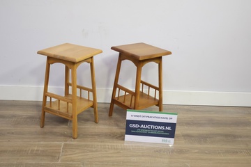 Afbeelding van Set van 2 Vintage Houten Platen Standaards