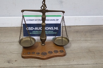 Afbeelding van Antiek Koperen Weegschaal met Gewichtjes