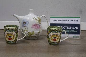 Afbeelding van Theepot met 2 mokken