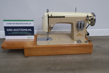 Afbeelding van Vintage Falcon naaimachine