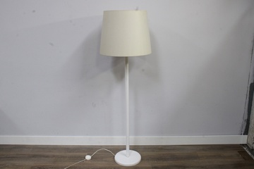 Afbeelding van Wit Metalen Vloerlamp met Witte Kap'