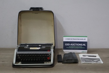 Afbeelding van Vintage Olivetti typemachine