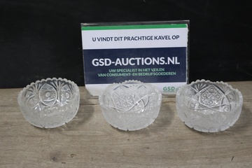 Afbeelding van Vintage kristallen schaaltjes 3 stuks