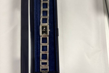 Afbeelding van Calvin Klein dameshorloge CK – modern design – Swiss Made –