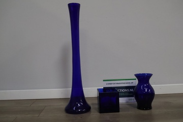 Afbeelding van Vintage kobaltblauwe glazen vazen 3 stuks