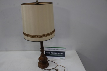 Afbeelding van Vintage Houten Tafellamp met Klassieke Kap