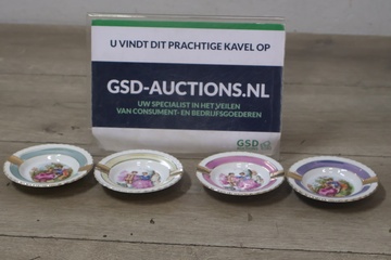 Afbeelding van Vintage porseleinen schaaltjes 4 stuks''
