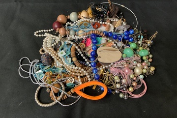 Afbeelding van Diverse sieraden - 1,5 kg
