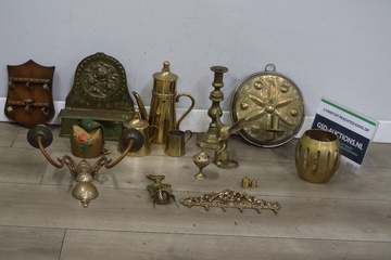 Afbeelding van Mix van Koper en messing objecten 16 stuks