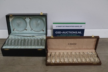 Afbeelding van Mix van Vintage Kristallen Onderzetters en Messenleggers