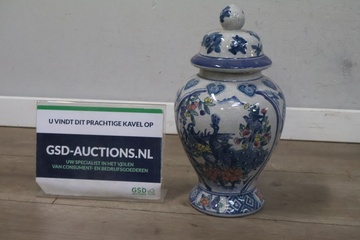 Afbeelding van Chinese porseleinen dekselvaas