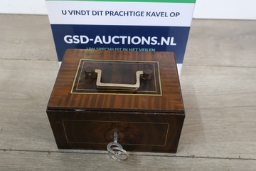 Afbeelding van Vintage Metalen Geldkistje