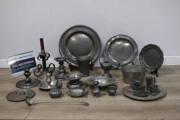 Afbeelding van Mix van tinnen objecten 23 stuks