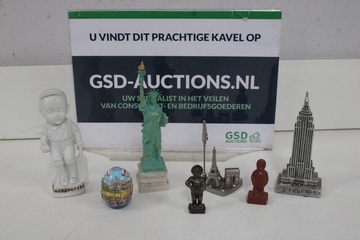 Afbeelding van Mix van 7 Souvernir Beeldjes'