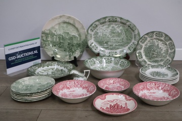 Afbeelding van Vintage servies set van H. Aynsley & Co en tudor village