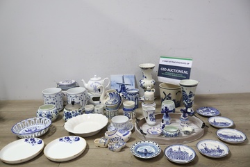 Afbeelding van Collectie van 39-Stuks Blauw/Wit Porselein