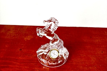 Afbeelding van Kristallen paard met klok