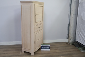 Afbeelding van Houten kast met deuren en lade