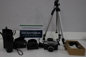 Afbeelding van Vintage Spiegelreflexcamera met Lenzen & Statief