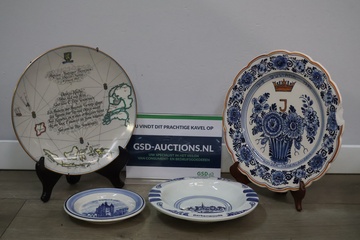 Afbeelding van Delfts blauwe wandborden en schaaltje 4 stuks