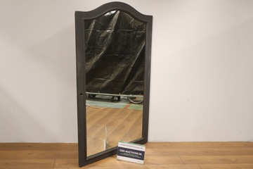 Afbeelding van Grote Wandspiegel in Houten Lijst