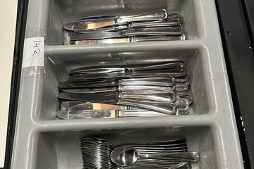 Afbeelding van 142. Bestekbak met bestek