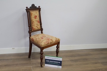 Afbeelding van Antiek Houten Stoel met Bloemen Motief