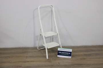 Afbeelding van 2-Treeds Wit Metalen Keukentrapje'