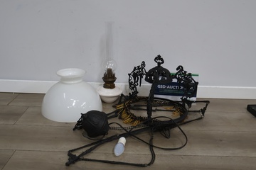 Afbeelding van Antieke hanglamp, olielamp