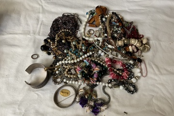 Afbeelding van Diverse sieraden - 1,5 kg