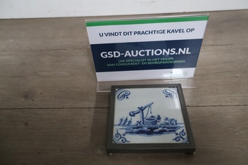 Afbeelding van Vintage tegel in metalen frame van Tichelaars Makkum'