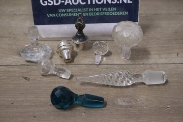 Afbeelding van Mix van 8 Antiek Glazen/Kristallen Karafdoppen