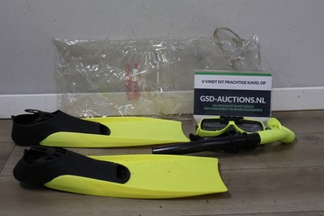 Afbeelding van Zwem set met zwemvinnen, snorkelbril en snorkel maat 6-8