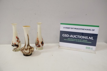 Afbeelding van Set van 3 Opaline Glazen 'Swirl' Vazen