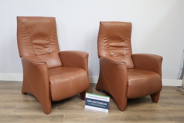 Afbeelding van Set van twee bruine lederen fauteuils