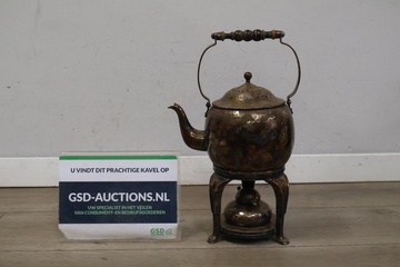 Afbeelding van Antiek koperen theepot op standaard
