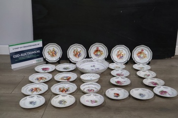 Afbeelding van Collectie van 26 Bavaria Schwarzenhammer Fruitbordjes