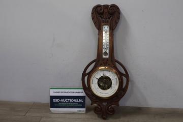 Afbeelding van Vintage Gestoken Houten Wandweerstation