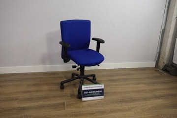 Afbeelding van Blauw Duitse Bureaustoel met Zwart Onderstel