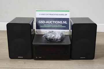Afbeelding van Onkyo cd speler met 2 speakers