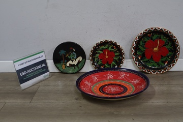 Afbeelding van Keramische handgeschilderde wandborden en bord 4 stuks