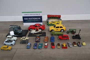 Afbeelding van Mix van 28 Speelgoedautootjes