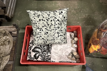 Afbeelding van 089. Krat met picknickspullen